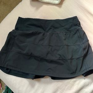 Lululemon skirt size 2 reg